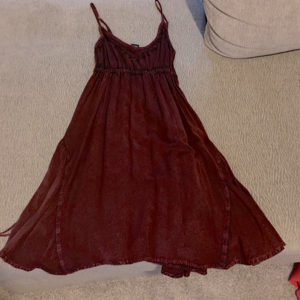 Small/Medium Flowey Maroon Dress